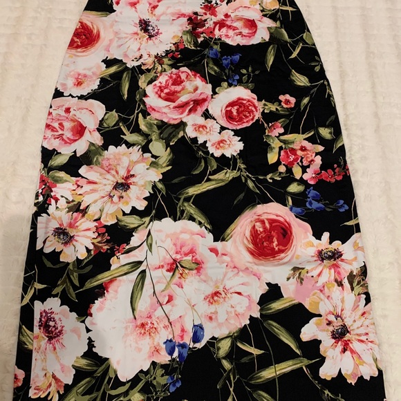 7th AVENUE - PENCIL SKIRT FLORAL (buy one or both) FIRM PRICE - Picture 9 of 13